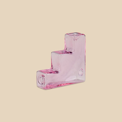 Die Tanjun Pipe in transparentem Pink von Laundry Day. (Bild: AURIEY)