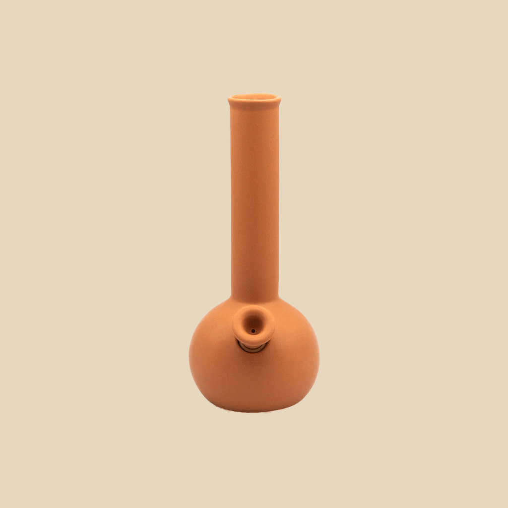 Die Bong Chongo aus gilt als Original der Keramik-Bongs. Hier zu sehen im Farbton Terra Cotta. (Bild: AURIEY)